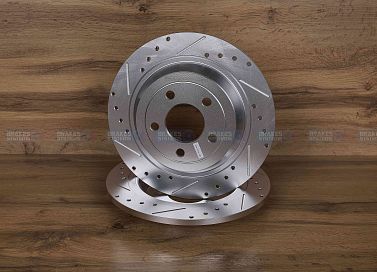 Задний тормозной диск Evolution с перфорацией и насечками, в покрытии GEOMET