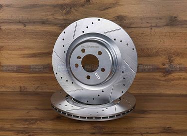 Задний тормозной диск Evolution с перфорацией и насечками, в покрытии GEOMET
