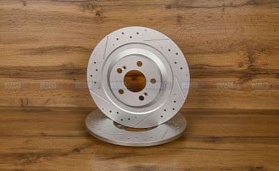 Задний тормозной диск Evolution с перфорацией и насечками, в покрытии GEOMET